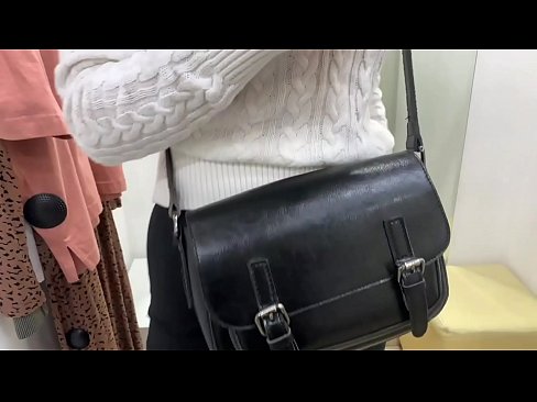 ❤️ Masturbación pública de la joven zorra FeralBerry con un consolador en el probador ️ Video de sexo en es.punkbass.ru ❌️